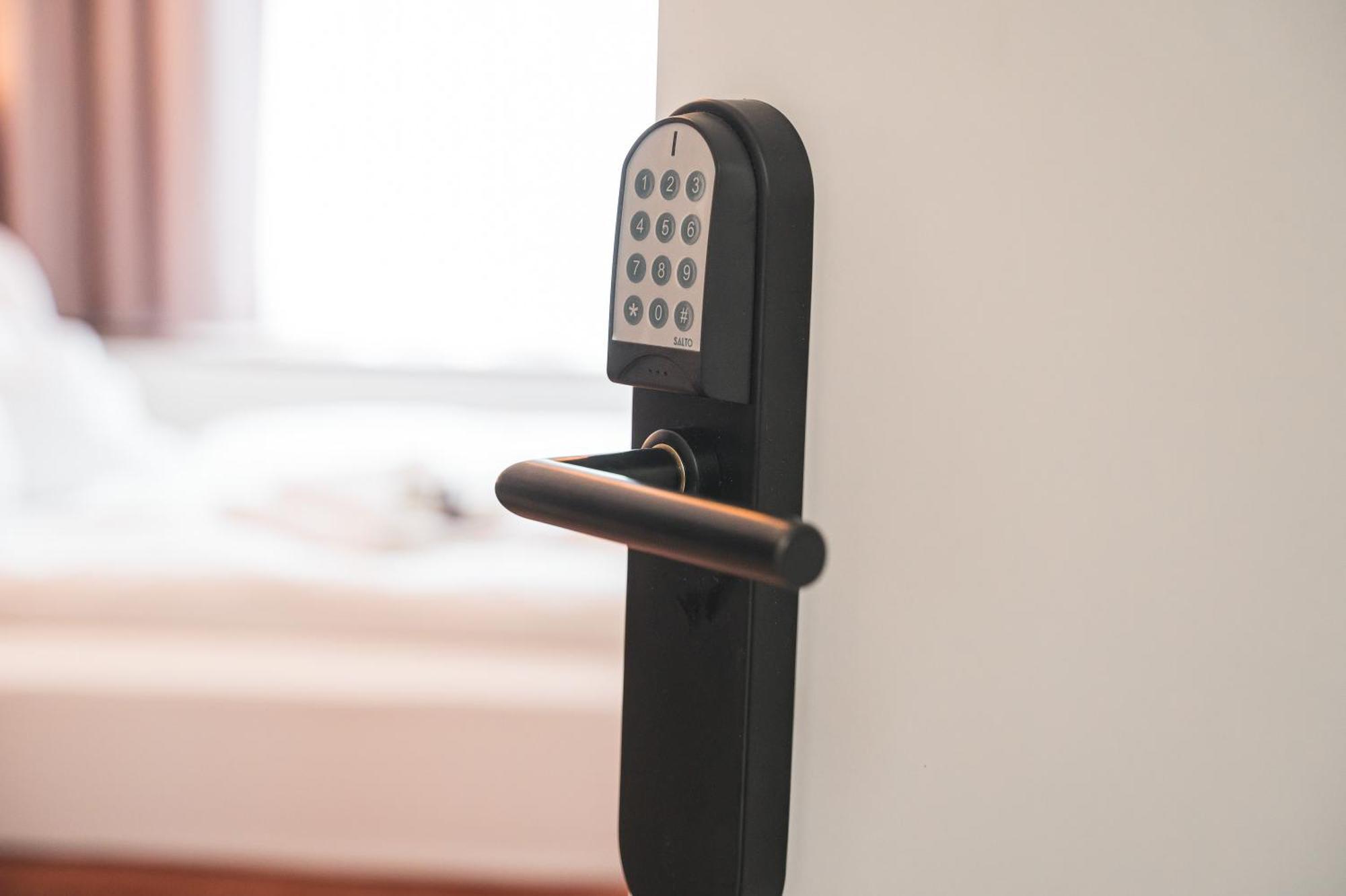 Jungle No5 Boutique Hotel - Stuttgart City-Center エクステリア 写真