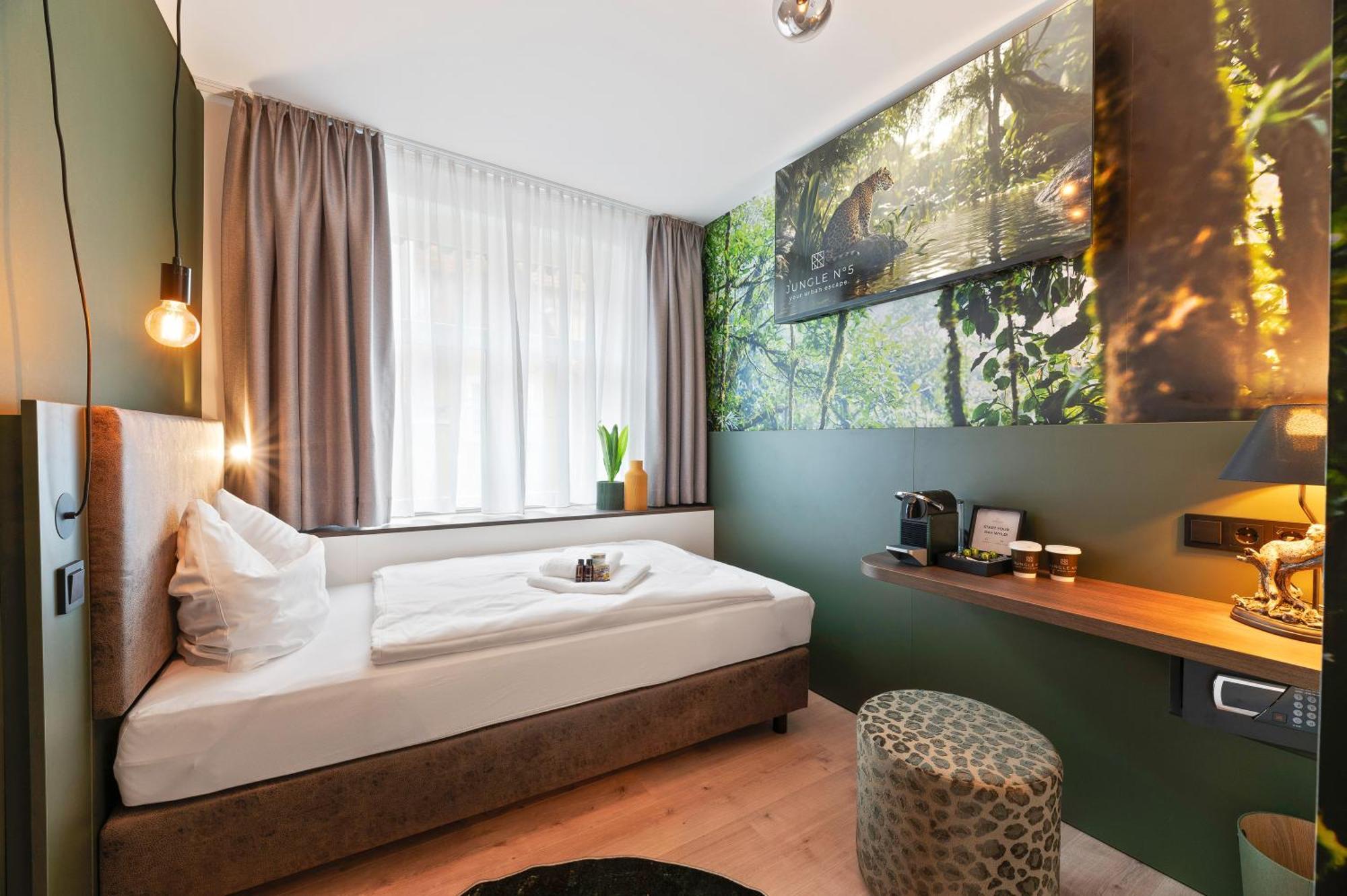 Jungle No5 Boutique Hotel - Stuttgart City-Center エクステリア 写真